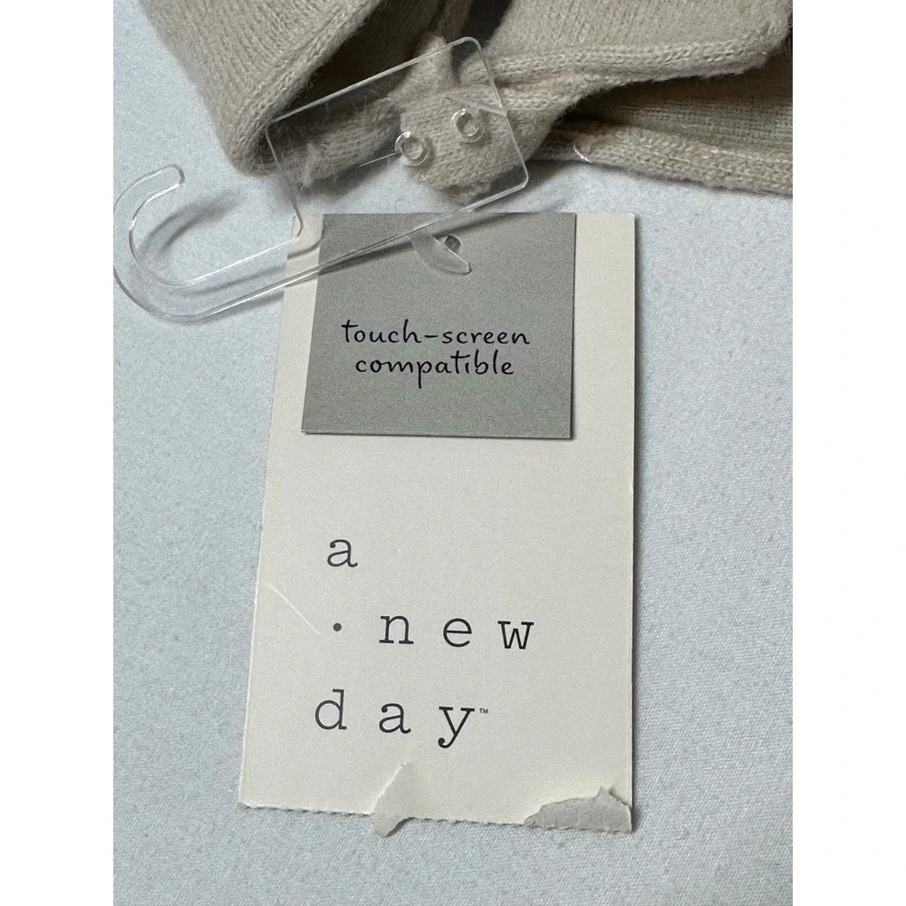 A New Day Womens Wool Blend Touchscreen Compatible Knit Gloves Oatmeal OS NWT